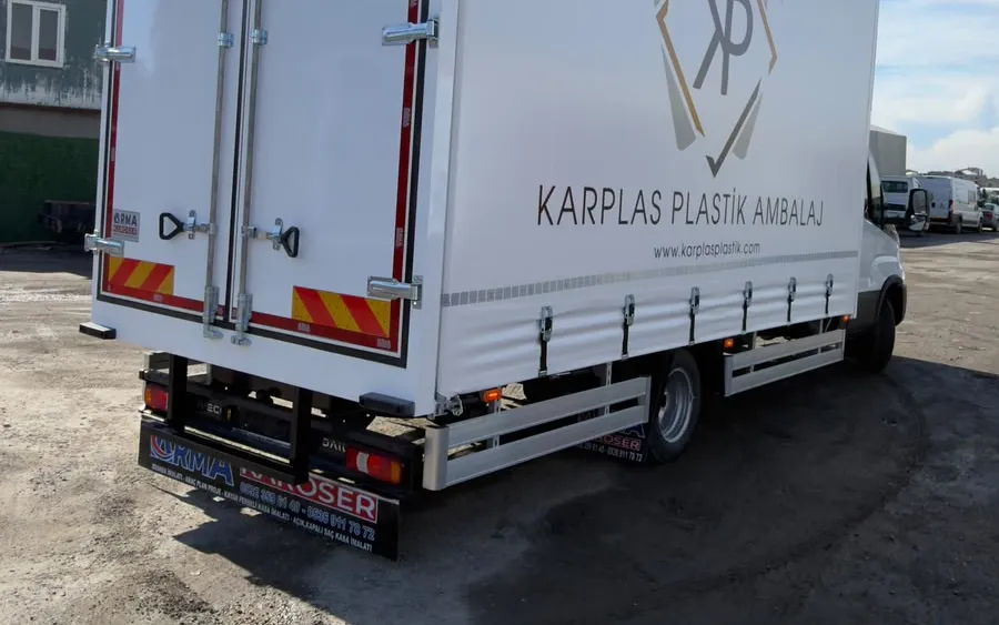 Beyaz Giydirmeli Kapalı Dağıtım Kasası — uygulama fotoğrafı 2