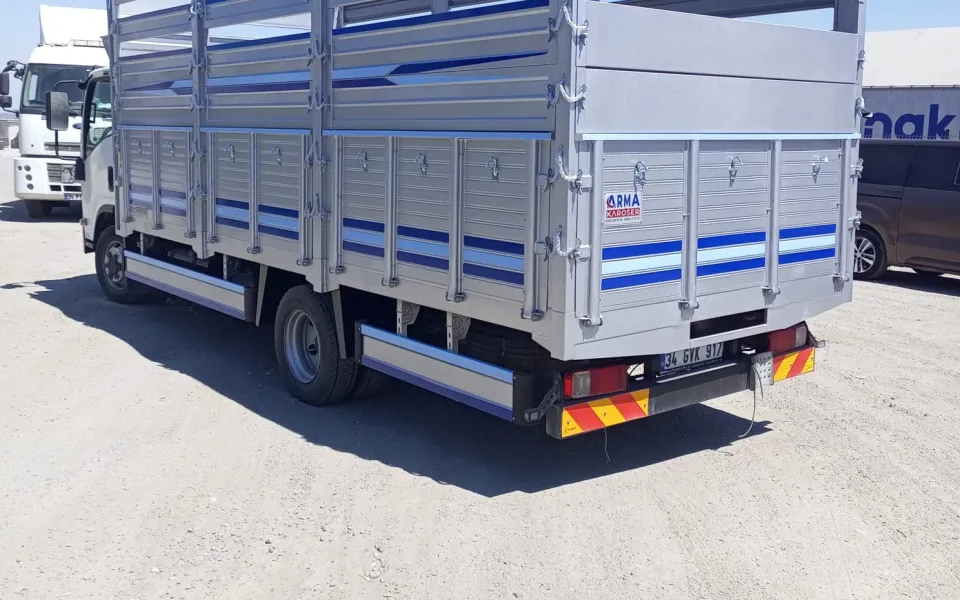 Yüksek Yan Panelli Açık Kamyon Kasası — uygulama fotoğrafı 2